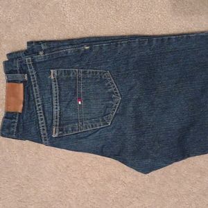 TOMMY HILFIGER JEANS